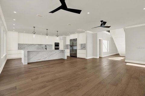 Casa en venta en Tampa, Florida, 4 dormitorios, 299.42 m2 № 1761515 - foto 6