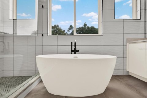 Casa en venta en Tampa, Florida, 4 dormitorios, 299.42 m2 № 1761515 - foto 22