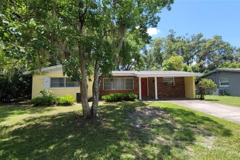 House in DeLand, Florida 4 bedrooms, 148.46 sq.m. № 1829315 - photo 1