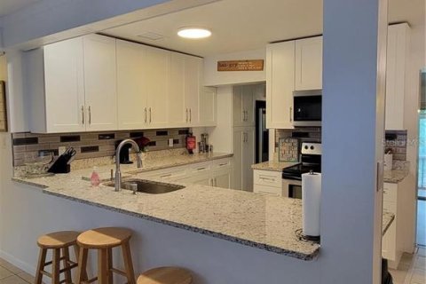 House in DeLand, Florida 4 bedrooms, 148.46 sq.m. № 1829315 - photo 24