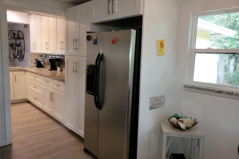 House in DeLand, Florida 4 bedrooms, 148.46 sq.m. № 1829315 - photo 9