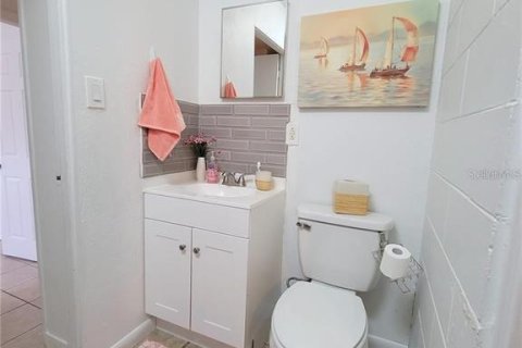 House in DeLand, Florida 4 bedrooms, 148.46 sq.m. № 1829315 - photo 17