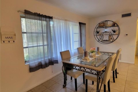 House in DeLand, Florida 4 bedrooms, 148.46 sq.m. № 1829315 - photo 28