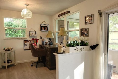 House in DeLand, Florida 4 bedrooms, 148.46 sq.m. № 1829315 - photo 10