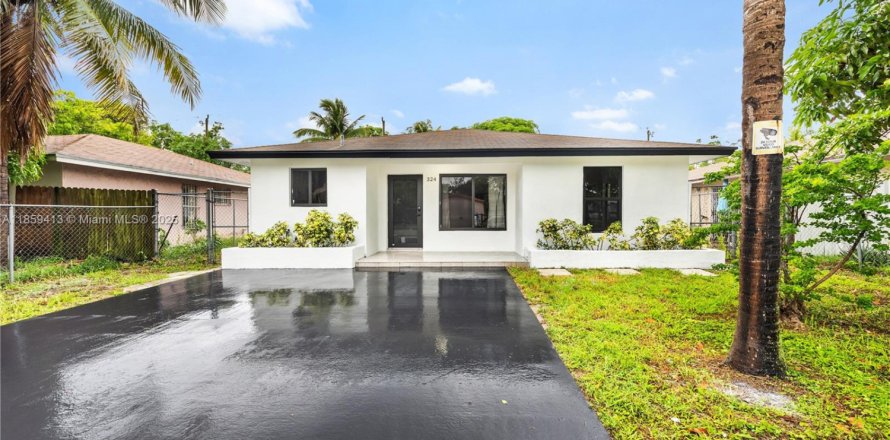 House in Delray Beach, Florida 4 bedrooms, 134.52 sq.m. № 1888154