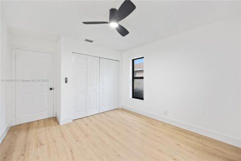 House in Delray Beach, Florida 4 bedrooms, 134.52 sq.m. № 1888154 - photo 9