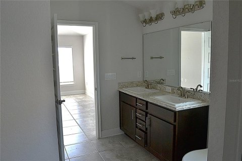 House in Haines City, Florida 4 bedrooms, 167.87 sq.m. № 2225031 - photo 20