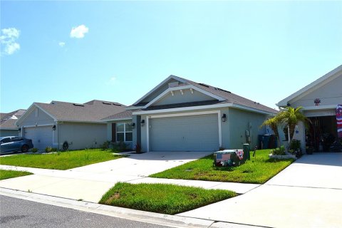 House in Haines City, Florida 4 bedrooms, 167.87 sq.m. № 2225031 - photo 4
