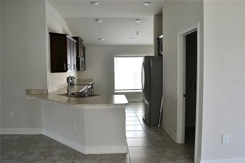 House in Haines City, Florida 4 bedrooms, 167.87 sq.m. № 2225031 - photo 12