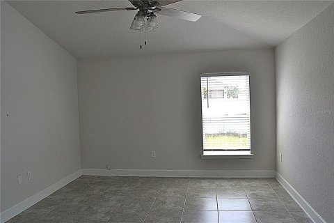 House in Haines City, Florida 4 bedrooms, 167.87 sq.m. № 2225031 - photo 17
