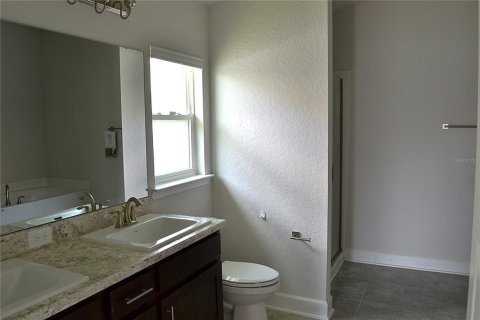 House in Haines City, Florida 4 bedrooms, 167.87 sq.m. № 2225031 - photo 18