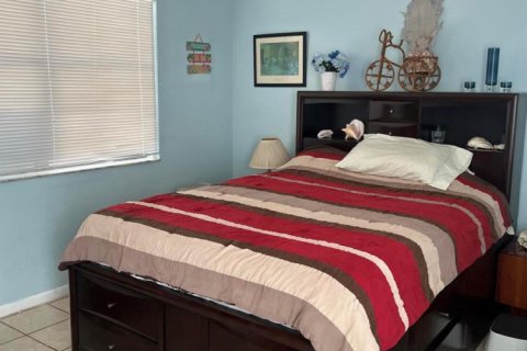 Condo in Hollywood, Florida, 3 rooms  № 2183088 - photo 16