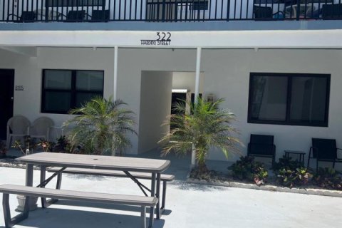 Condo in Hollywood, Florida, 3 rooms  № 2183088 - photo 7
