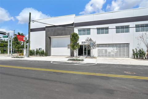 Commercial property in Miami, Florida № 1861038 - photo 7