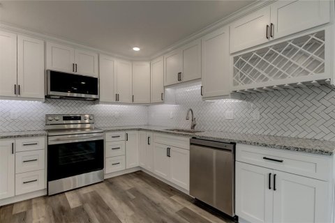 Casa en venta en Largo, Florida, 4 dormitorios, 211.26 m2 № 1360088 - foto 13
