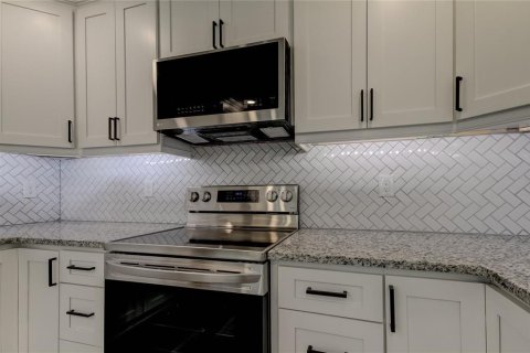 Casa en venta en Largo, Florida, 4 dormitorios, 211.26 m2 № 1360088 - foto 17