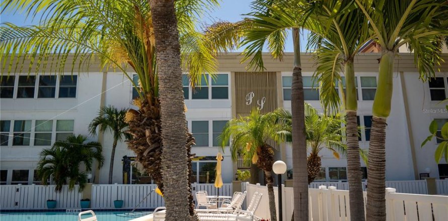 Condominio en Clearwater, Florida, 2 dormitorios № 2122479