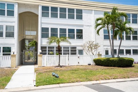 Condominio en venta en Clearwater, Florida, 2 dormitorios, 96.15 m2 № 2122479 - foto 25