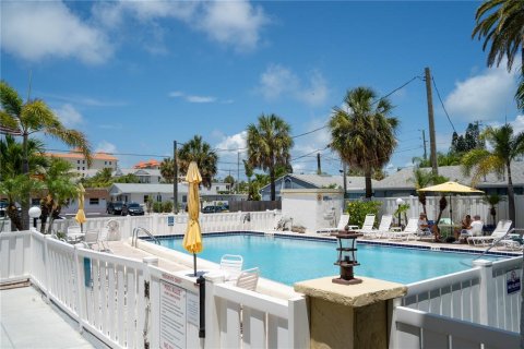 Condominio en venta en Clearwater, Florida, 2 dormitorios, 96.15 m2 № 2122479 - foto 2