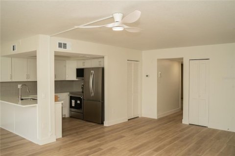 Condominio en venta en Clearwater, Florida, 2 dormitorios, 96.15 m2 № 2122479 - foto 4
