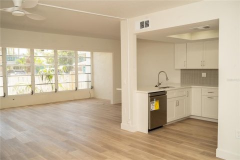 Condominio en venta en Clearwater, Florida, 2 dormitorios, 96.15 m2 № 2122479 - foto 5