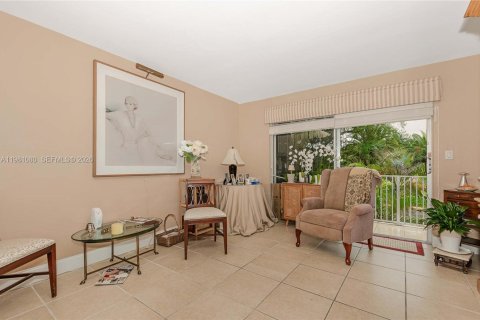 Condo in Miami, Florida, 1 bedroom № 2175216 - photo 18