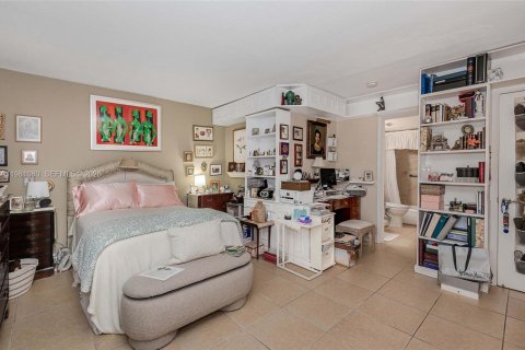 Condo in Miami, Florida, 1 bedroom № 2175216 - photo 25