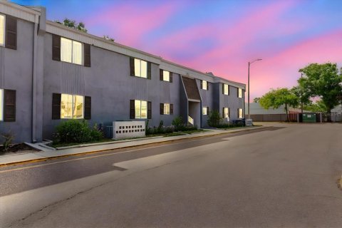 Condo in Tampa, Florida, 4 bedrooms  № 1808937 - photo 2