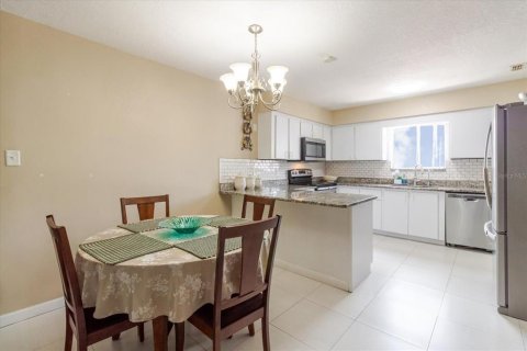 Condo in Tampa, Florida, 4 bedrooms  № 1808937 - photo 12
