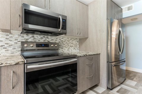 Apartment in Sunny Isles Beach, Florida 2 bedrooms, 115.2 sq.m. № 2087276 - photo 14