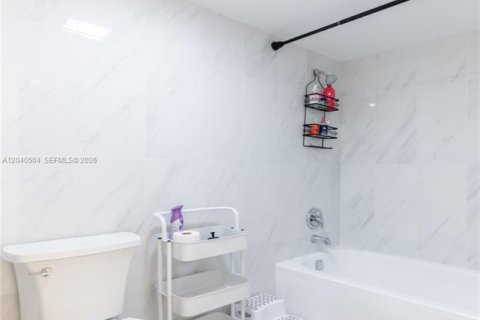 Apartment in Sunny Isles Beach, Florida 2 bedrooms, 115.2 sq.m. № 2087276 - photo 26