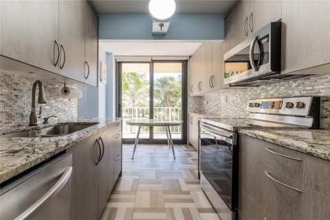 Apartment in Sunny Isles Beach, Florida 2 bedrooms, 115.2 sq.m. № 2087276 - photo 17