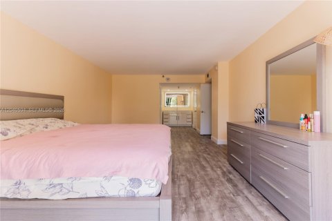 Apartment in Sunny Isles Beach, Florida 2 bedrooms, 115.2 sq.m. № 2087276 - photo 24