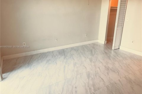 Copropriété à louer à Miami, Floride: 1 chambre, 65.77 m2 № 2021026 - photo 15