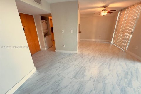 Copropriété à louer à Miami, Floride: 1 chambre, 65.77 m2 № 2021026 - photo 12