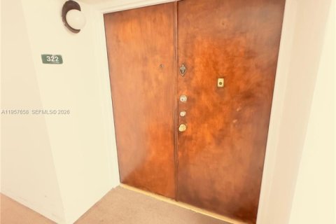 Copropriété à louer à Miami, Floride: 1 chambre, 65.77 m2 № 2021026 - photo 3