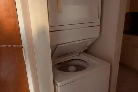 Copropriété à louer à Miami, Floride: 1 chambre, 65.77 m2 № 2021026 - photo 8