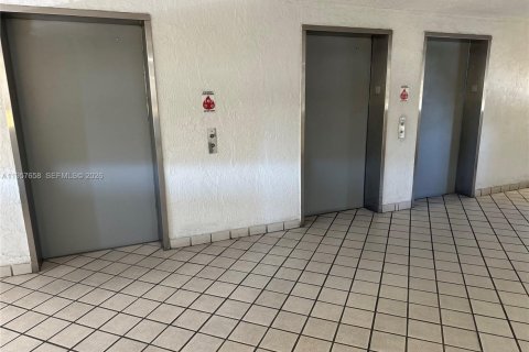 Copropriété à louer à Miami, Floride: 1 chambre, 65.77 m2 № 2021026 - photo 4