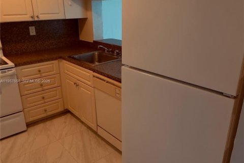 Copropriété à louer à Miami, Floride: 1 chambre, 65.77 m2 № 2021026 - photo 5