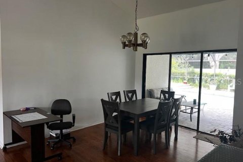 House in Tampa, Florida 4 bedrooms, 220.18 sq.m. № 2390983 - photo 6