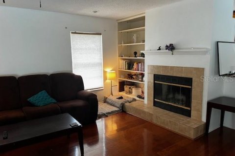 House in Tampa, Florida 4 bedrooms, 220.18 sq.m. № 2390983 - photo 3