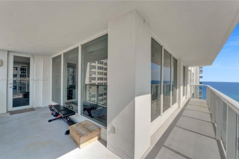 Condo in Hollywood, Florida, 2 bedrooms  № 1861815 - photo 12