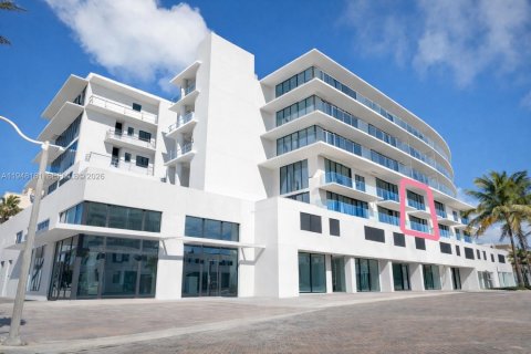 Condominio en venta en Hollywood, Florida, 3 dormitorios, 204.66 m2 № 2007994 - foto 3