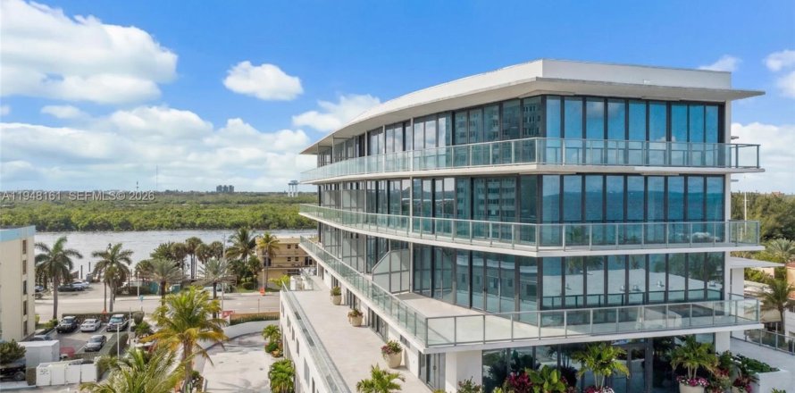 Condominio en Hollywood, Florida, 3 dormitorios  № 2007994