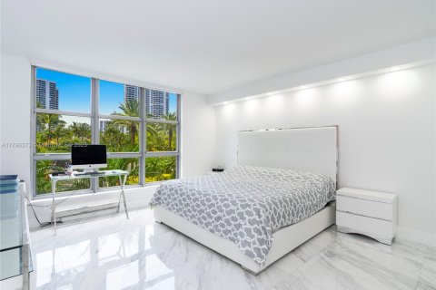 Купить кондоминиум в Авентура, Флорида 2 спальни, 125.7м2, № 1957967 - фото 23
