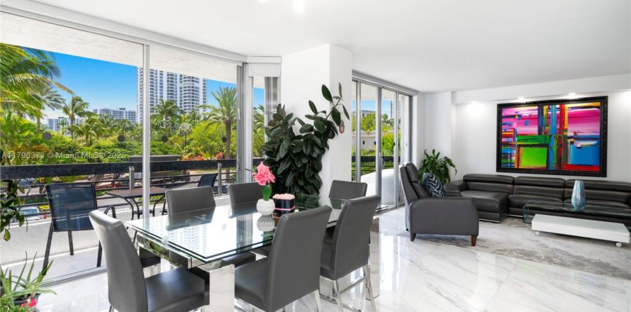 Кондоминиум с 2 спальнями в Авентура, Флорида № 1957967