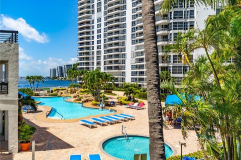 Купить кондоминиум в Авентура, Флорида 2 спальни, 125.7м2, № 1957967 - фото 9