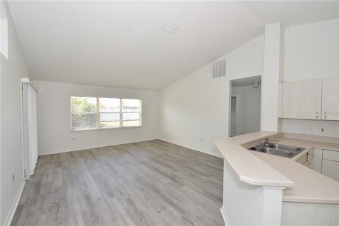 Villa ou maison à louer à Palm Coast, Floride: 3 chambres, 157.1 m2 № 2396136 - photo 6