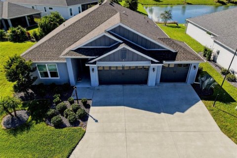 Villa ou maison à The Villages, Floride 3 chambres, 211.91 m2 № 2420044