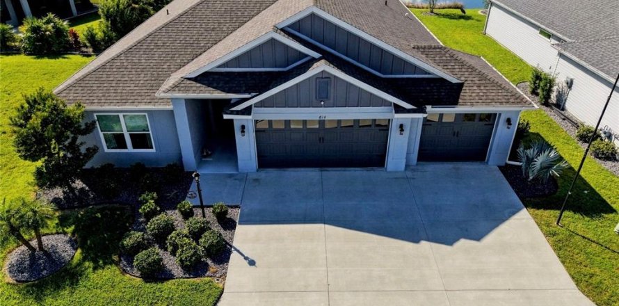 Villa ou maison à The Villages, Floride 3 chambres, 211.91 m2 № 2420044